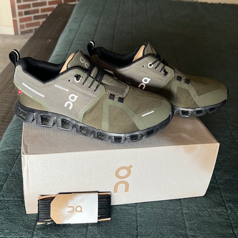 Womens On Cloud Running, Size 7